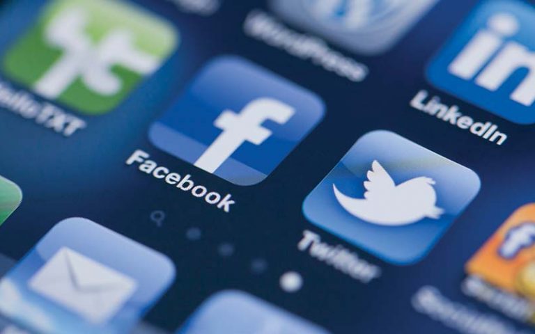 Come Fare Customer Care con Facebook e Twitter
